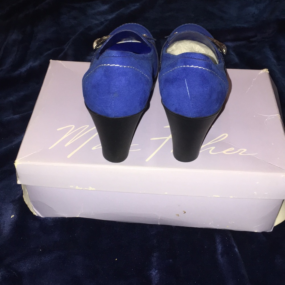 Shoes - Picture 4 of 4